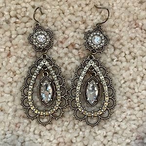 Stella & Dot Dangle Gold and Pearl Earrings